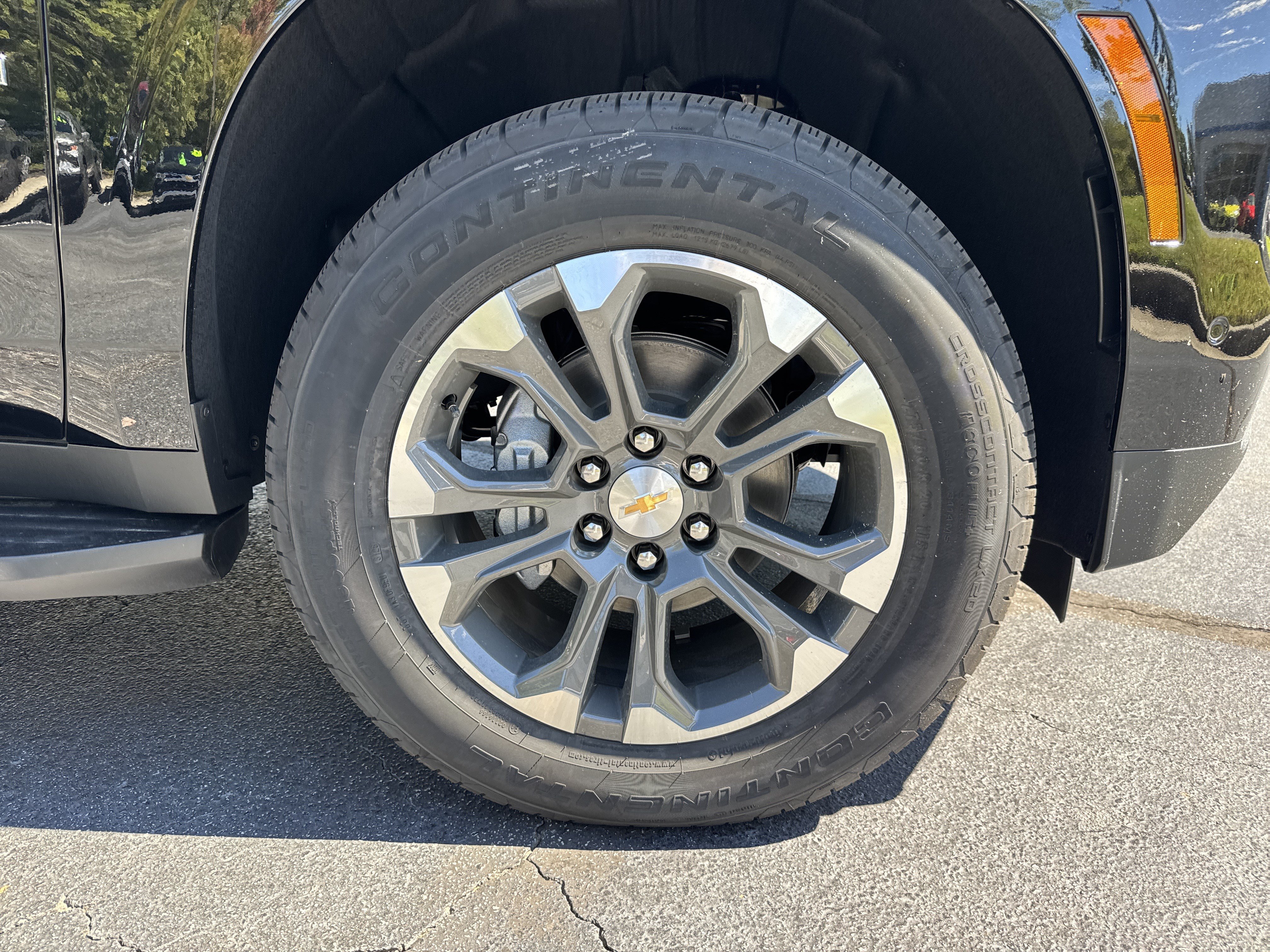 New 2026 Chevrolet Suburban LS RWD image 12