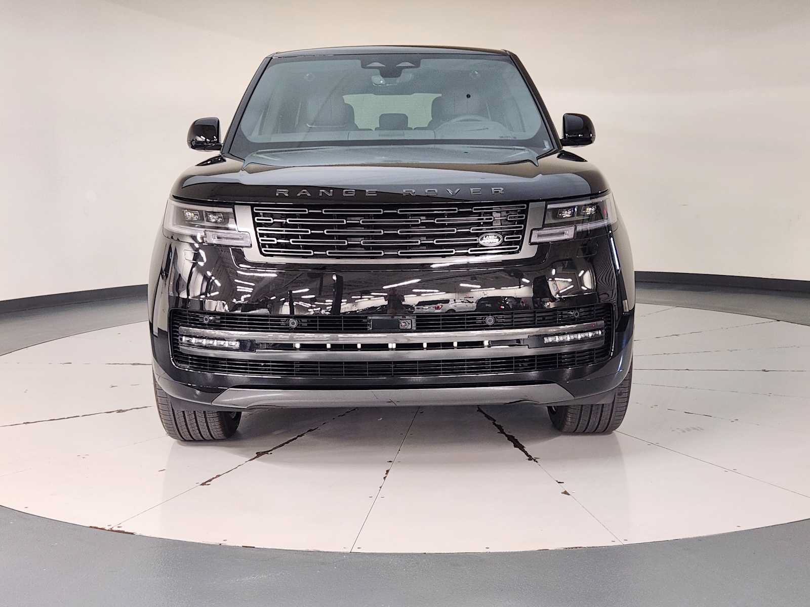 New 2026 Land Rover Range Rover Long Wheelbase SE AWD/4WD image 9
