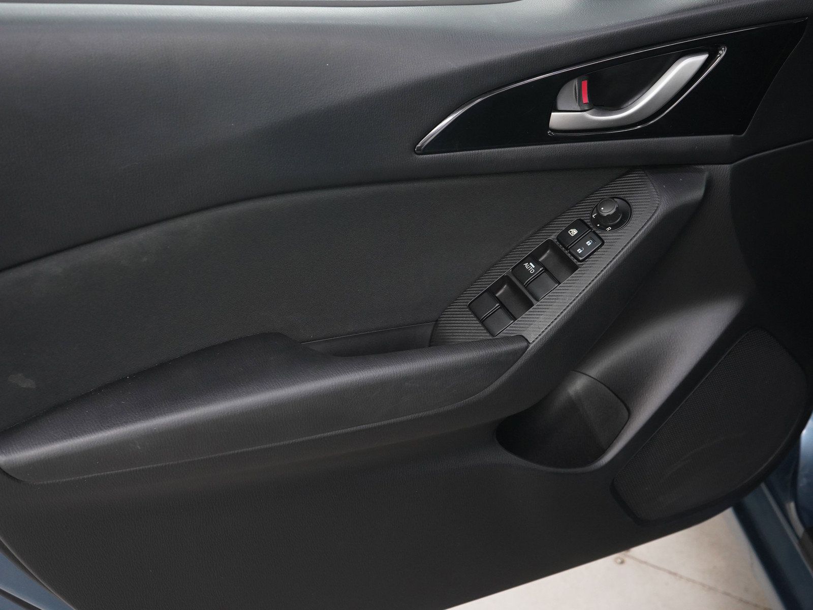 Used 2014 MAZDA MAZDA3 i Touring image 24