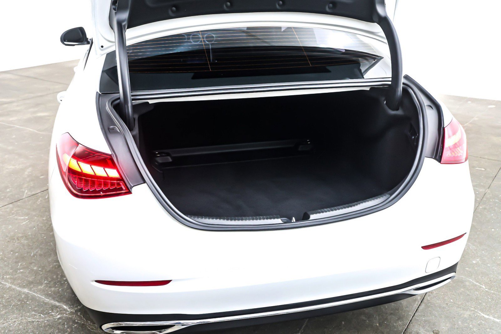 Used 2023 Mercedes-Benz C 300 Sedan image 23