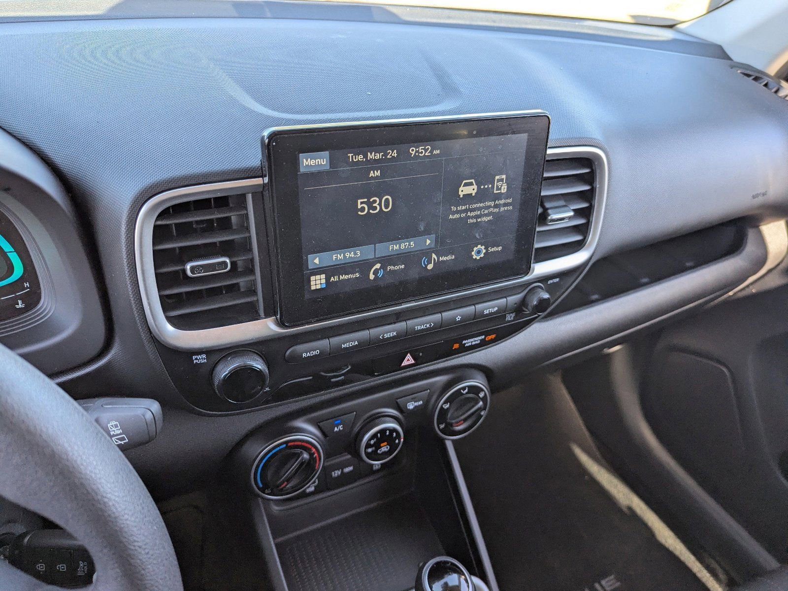 Used 2025 Hyundai Venue SE image 26