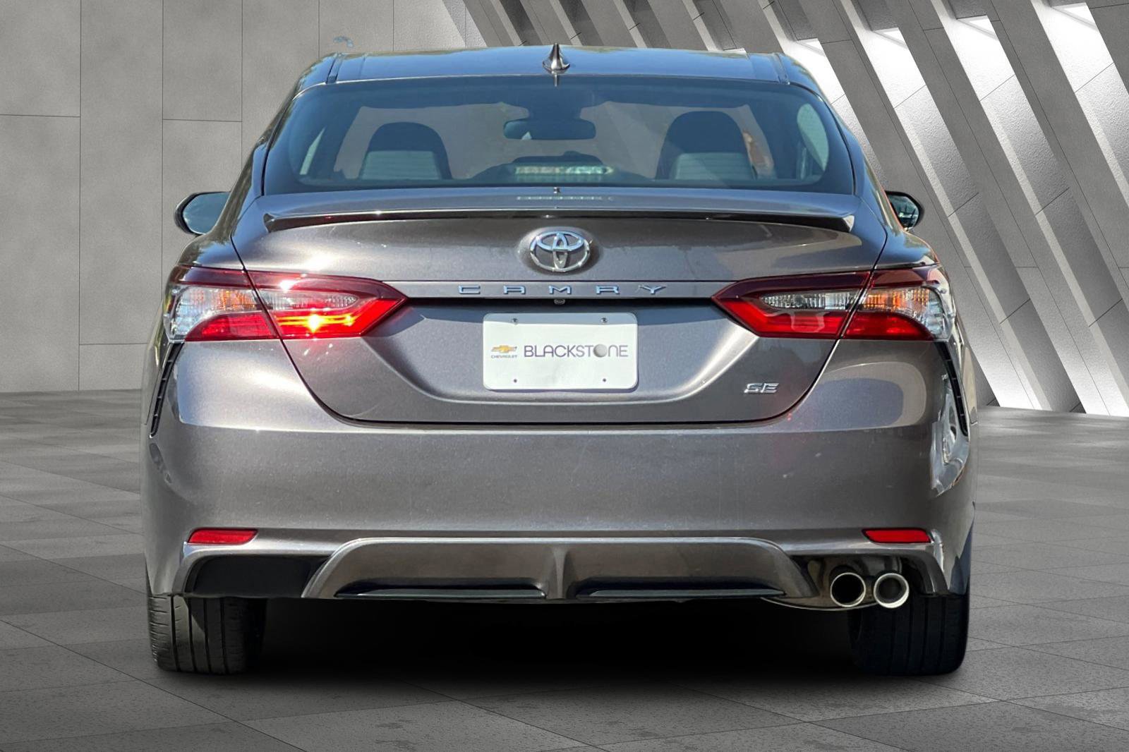 Used 2024 Toyota Camry SE image 5