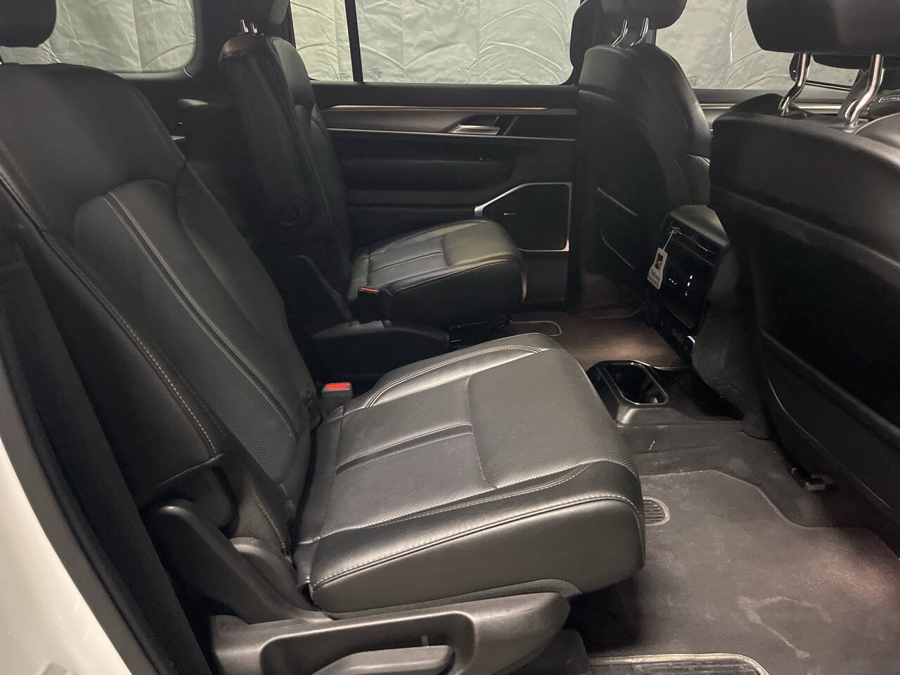 Used 2025 Jeep Wagoneer Series II AWD/4WD image 31