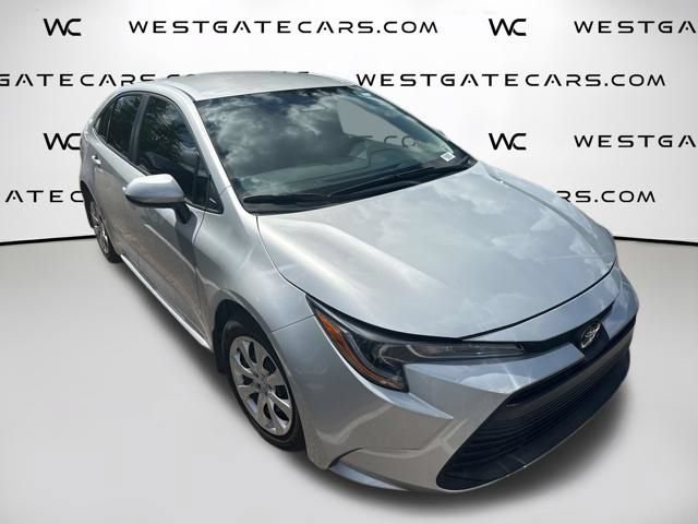 Used 2025 Toyota Corolla LE FWD image 29