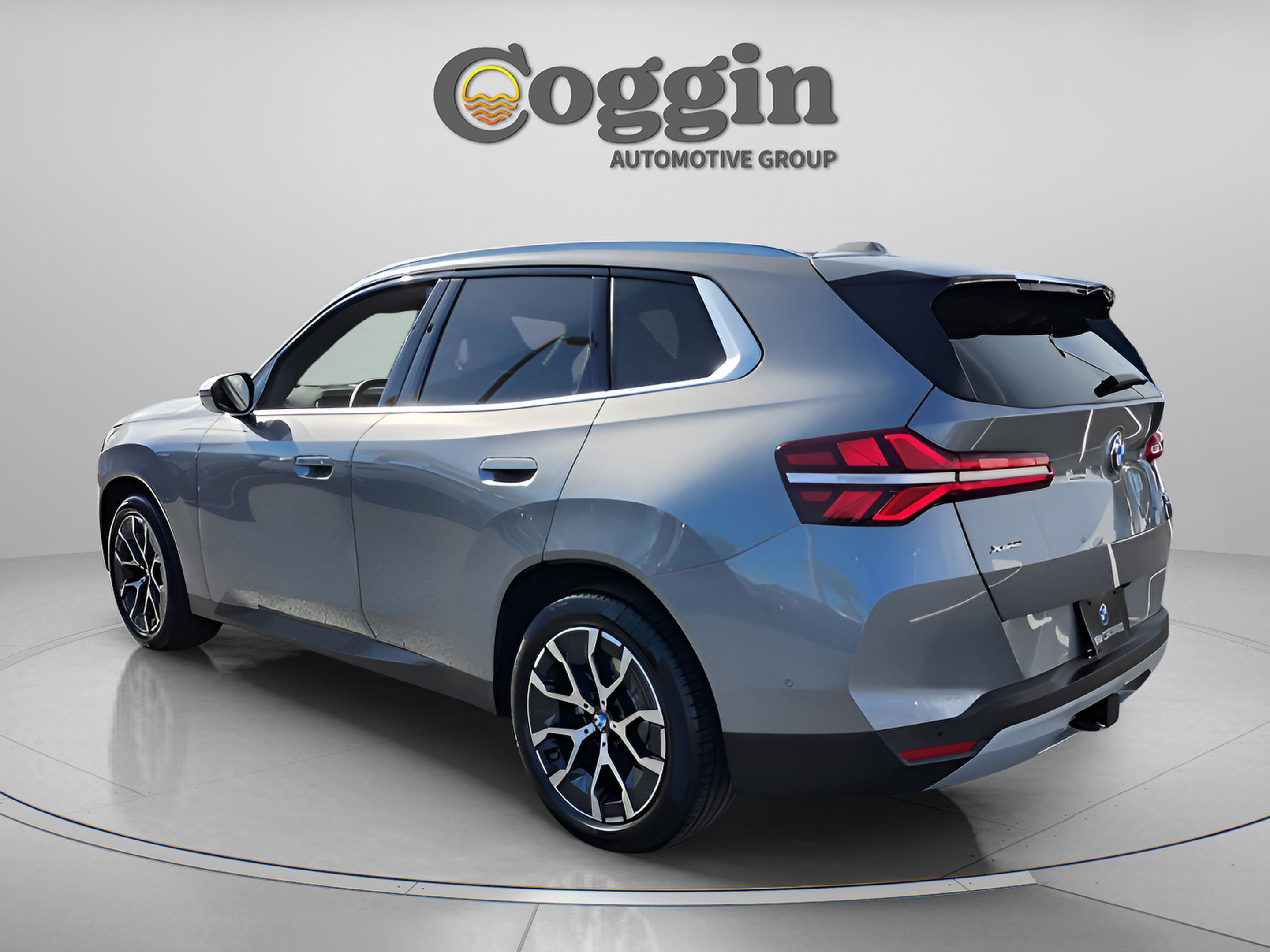 Certified 2025 BMW X3 xDrive30i w/ Premium Package image 3