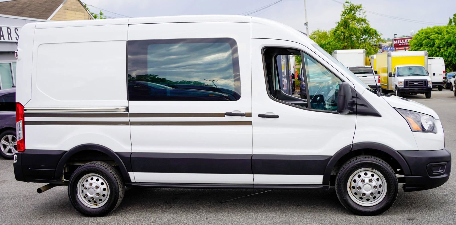 Used 2020 Ford Transit 250 Medium Roof AWD image 7