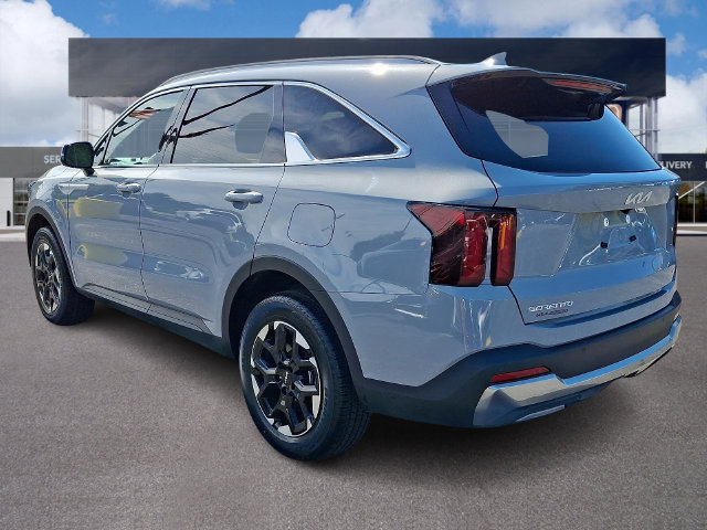 Certified 2025 Kia Sorento S w/ Panoramic Sunroof Package AWD/4WD image 4