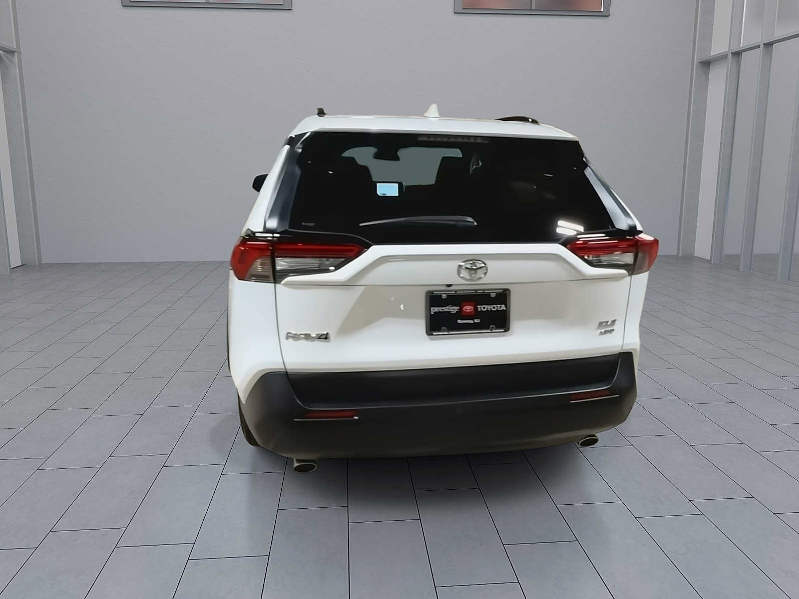 Used 2025 Toyota RAV4 XLE AWD/4WD image 7
