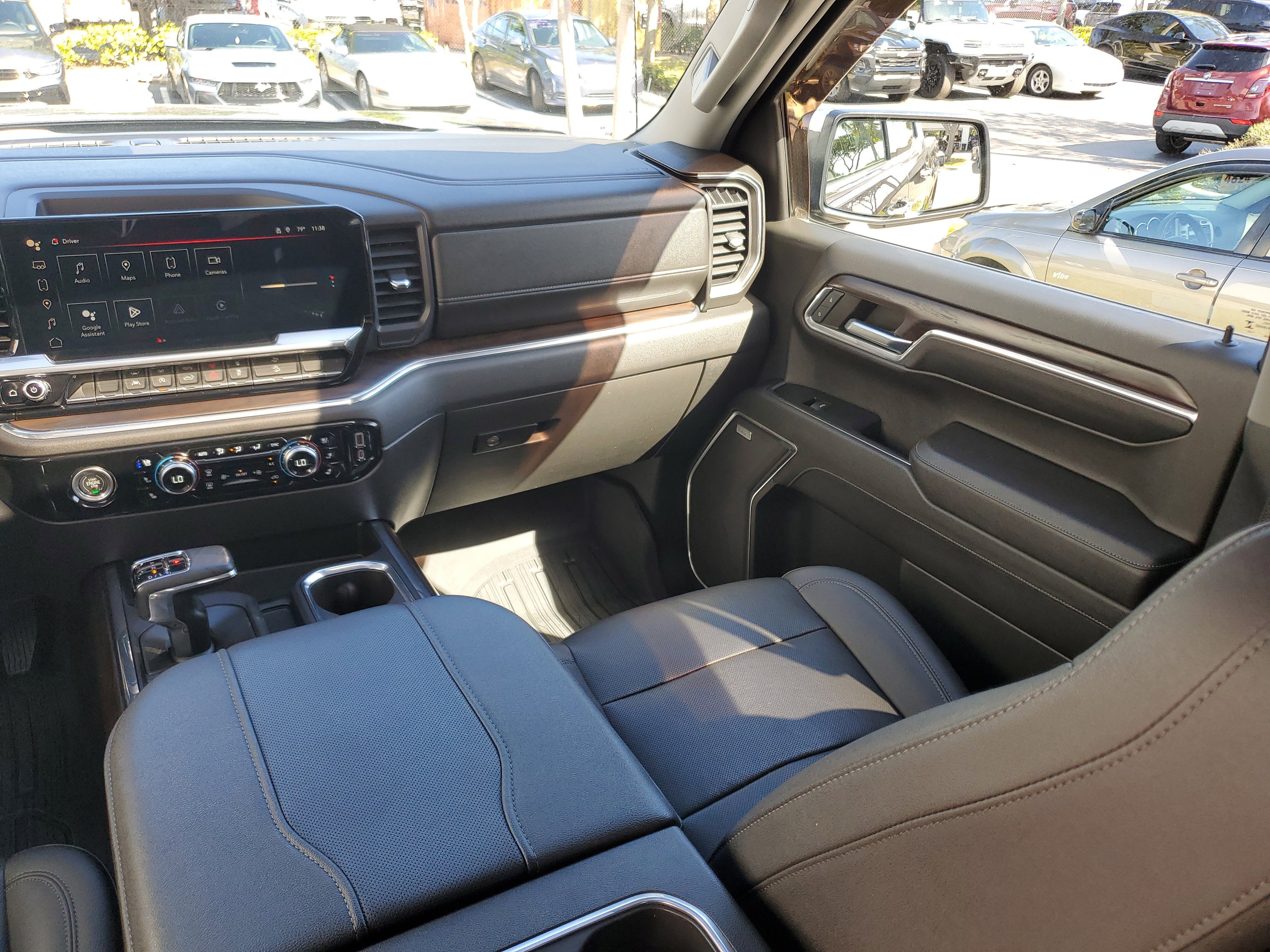 Used 2023 GMC Sierra 1500 SLT w/ SLT Premium Package image 18