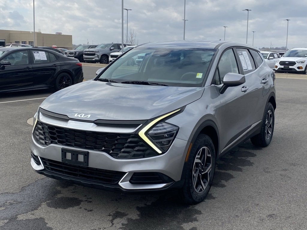 Certified 2024 Kia Sportage LX image 3