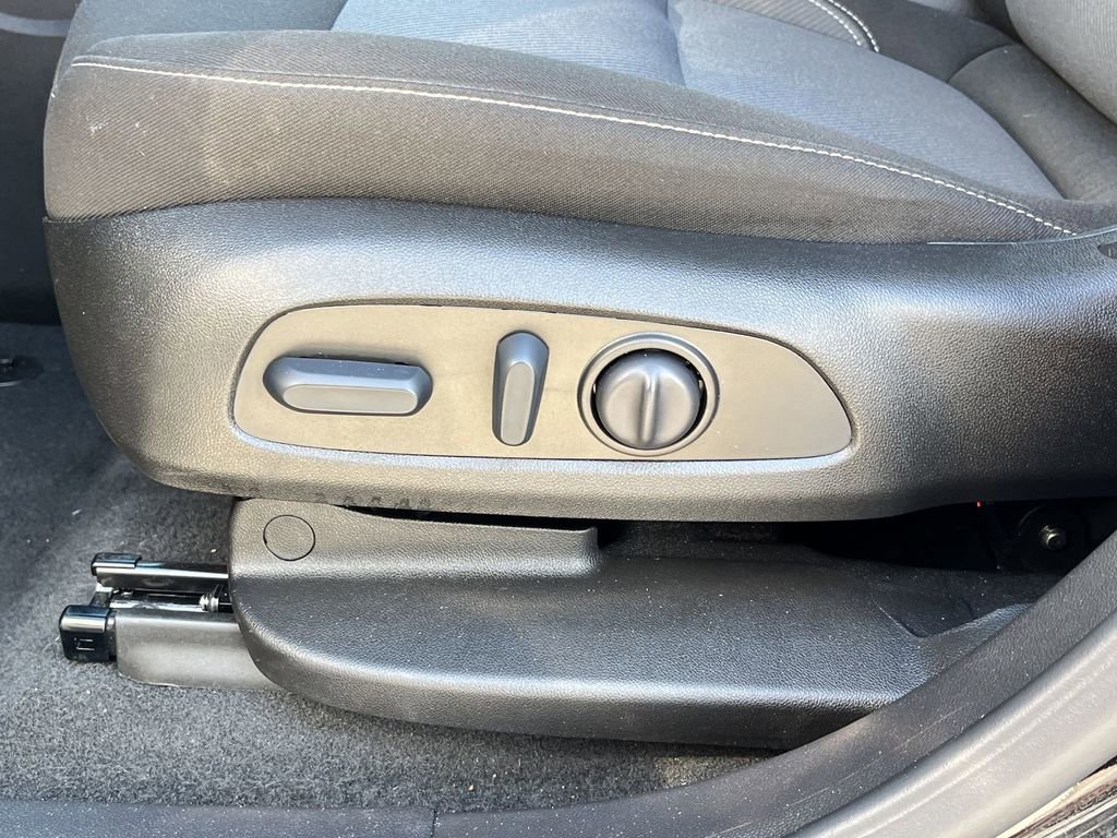 Used 2025 Chevrolet Blazer LT image 14