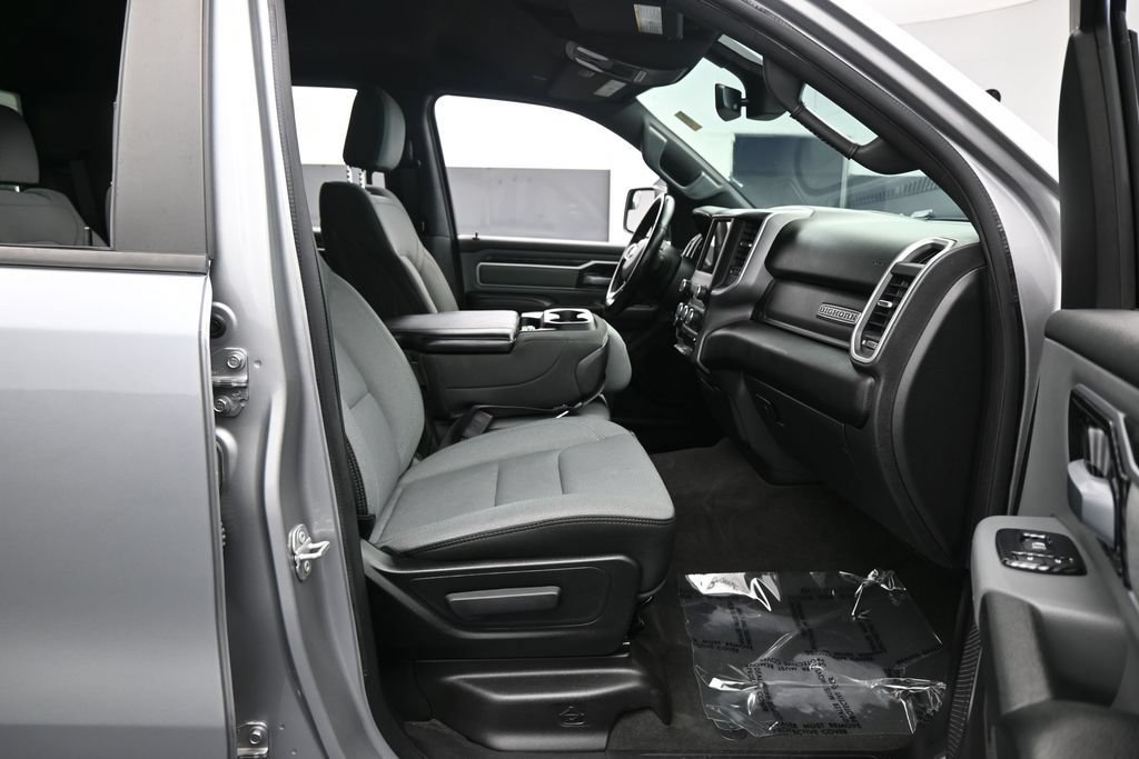 Used 2021 RAM 1500 Big Horn AWD/4WD image 38