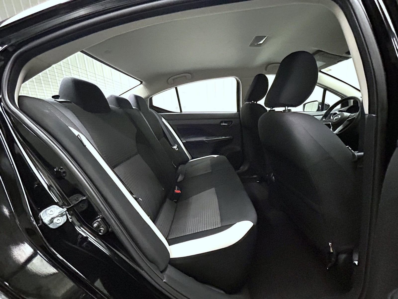 Used 2022 Nissan Versa SV FWD image 18