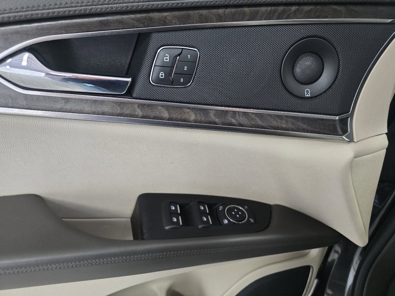 Used 2020 Lincoln Nautilus Reserve FWD image 24