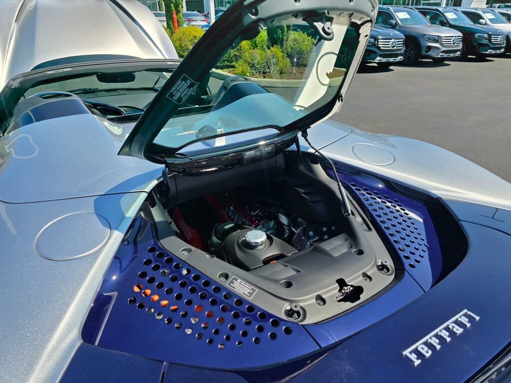 Used 2022 Ferrari SF90 Spider AWD/4WD image 32