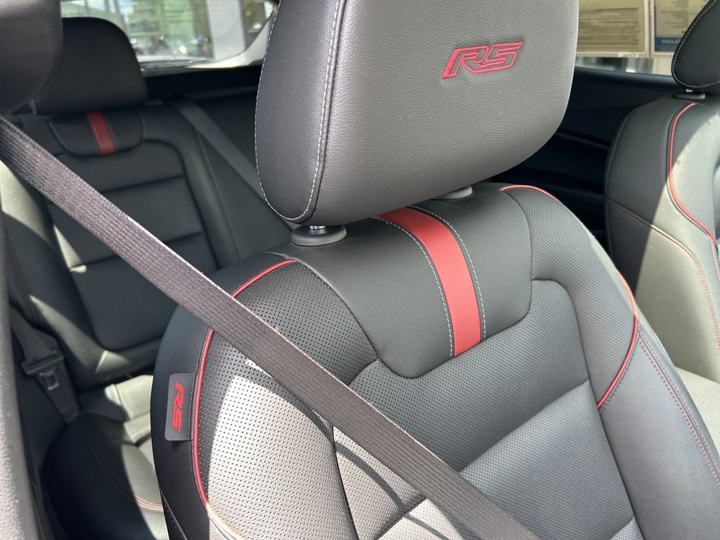 Used 2024 Chevrolet Trax RS w/ Sunroof Package FWD image 24