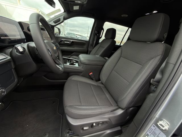 New 2026 Chevrolet Suburban LS image 16