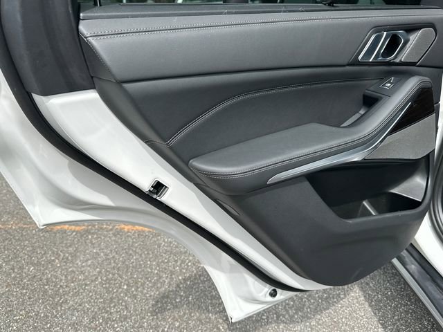 Used 2025 BMW X5 xDrive50e w/ Executive Package AWD/4WD image 12