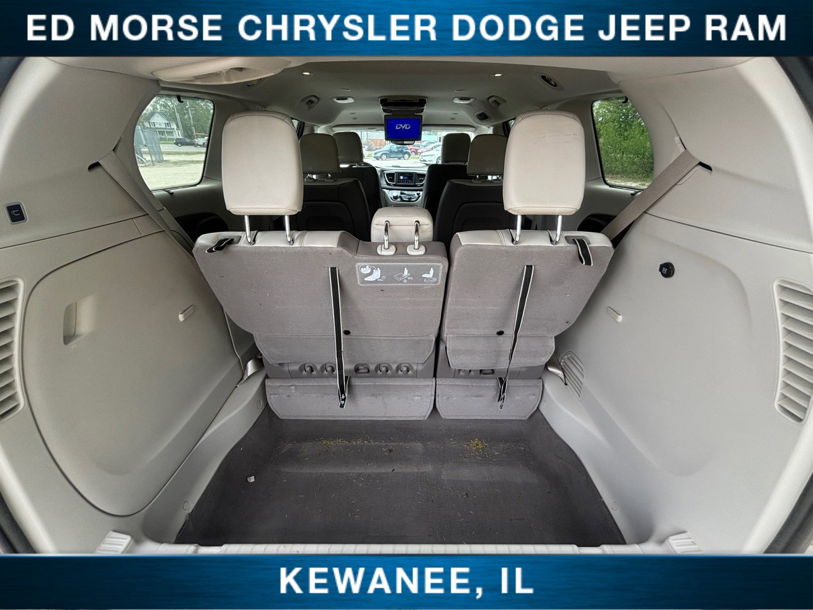 Used 2019 Chrysler Pacifica Touring-L FWD image 22