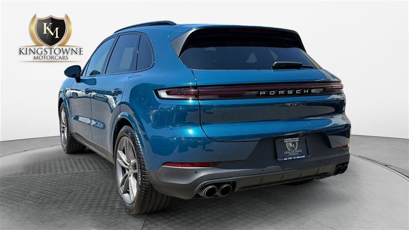 Used 2025 Porsche Cayenne S w/ Premium Package Plus AWD/4WD image 3