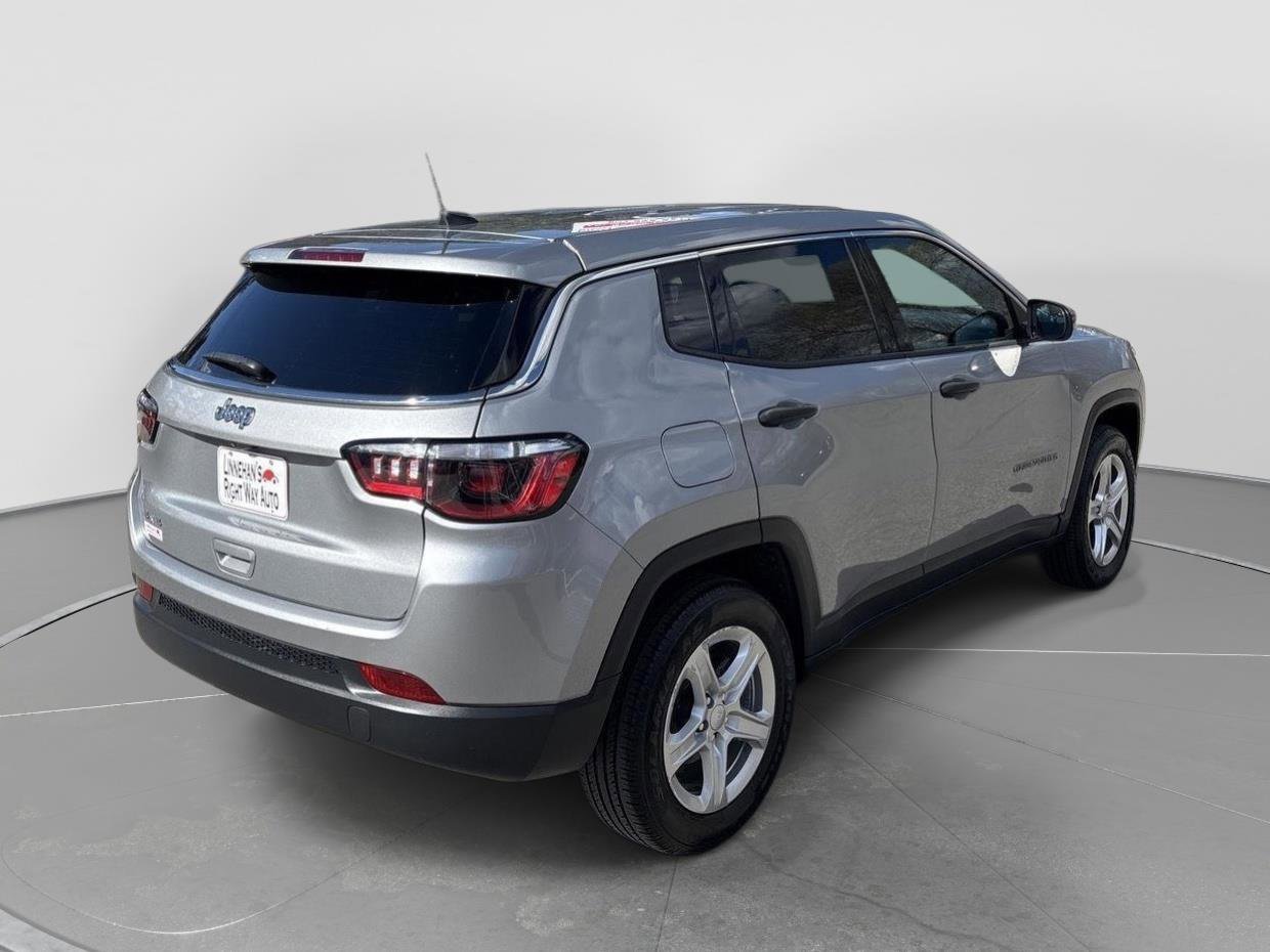 Used 2023 Jeep Compass Sport AWD/4WD image 10