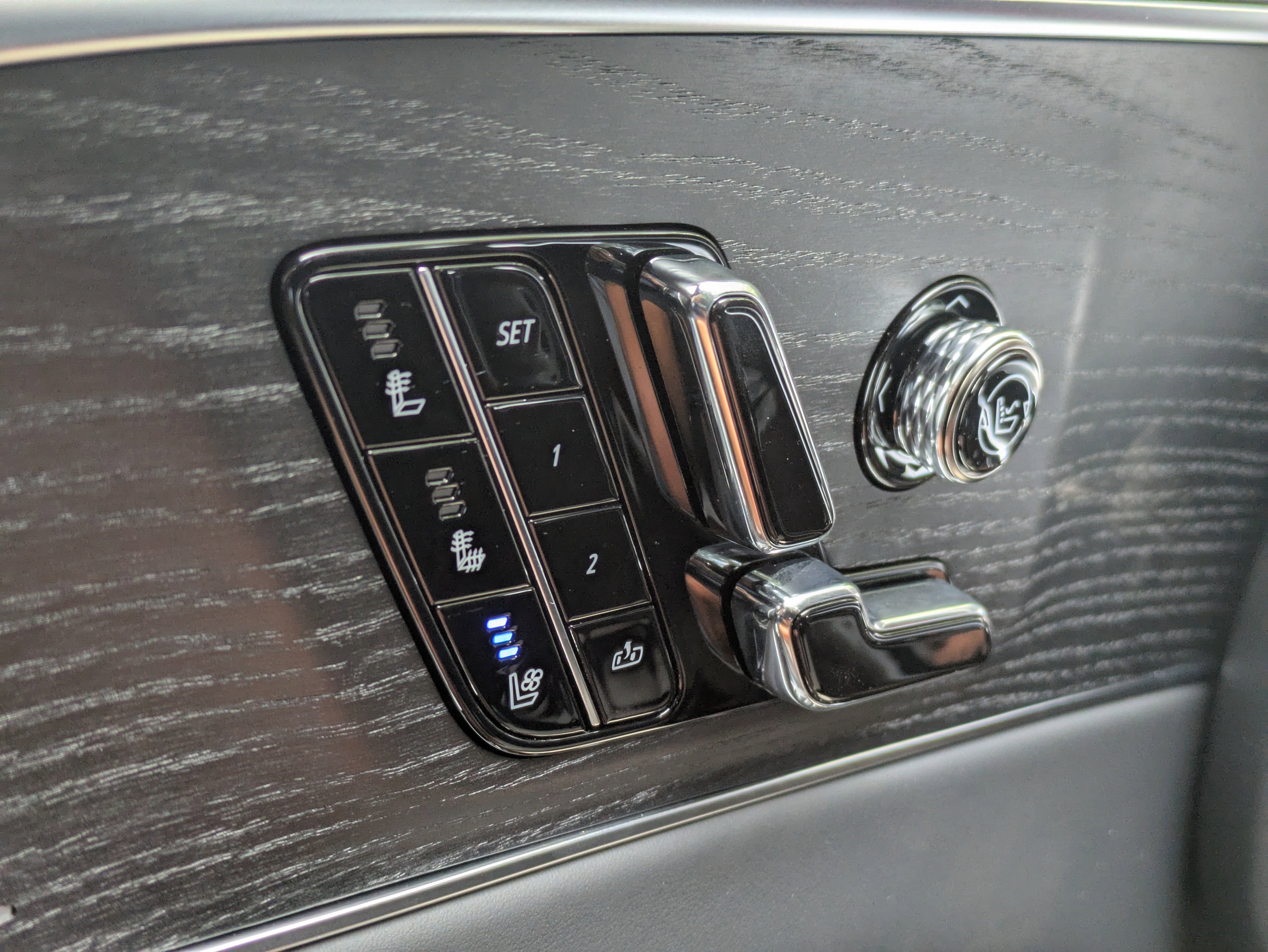 New 2026 Cadillac Lyriq V w/ LPO, Floor Liner Package image 17