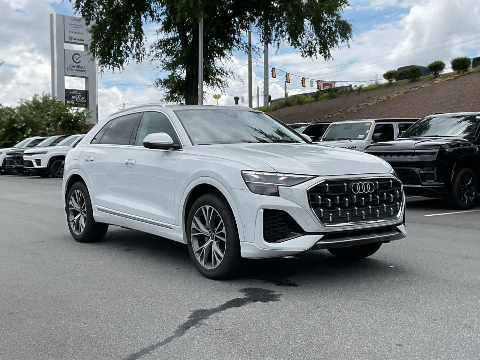 Used 2025 Audi Q8 Premium Plus AWD/4WD image 3