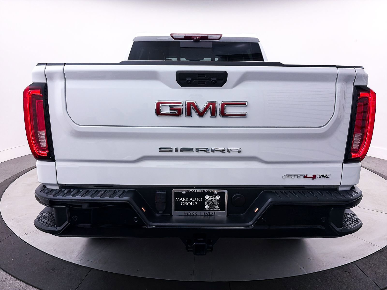 Used 2025 GMC Sierra 1500 AT4X image 18