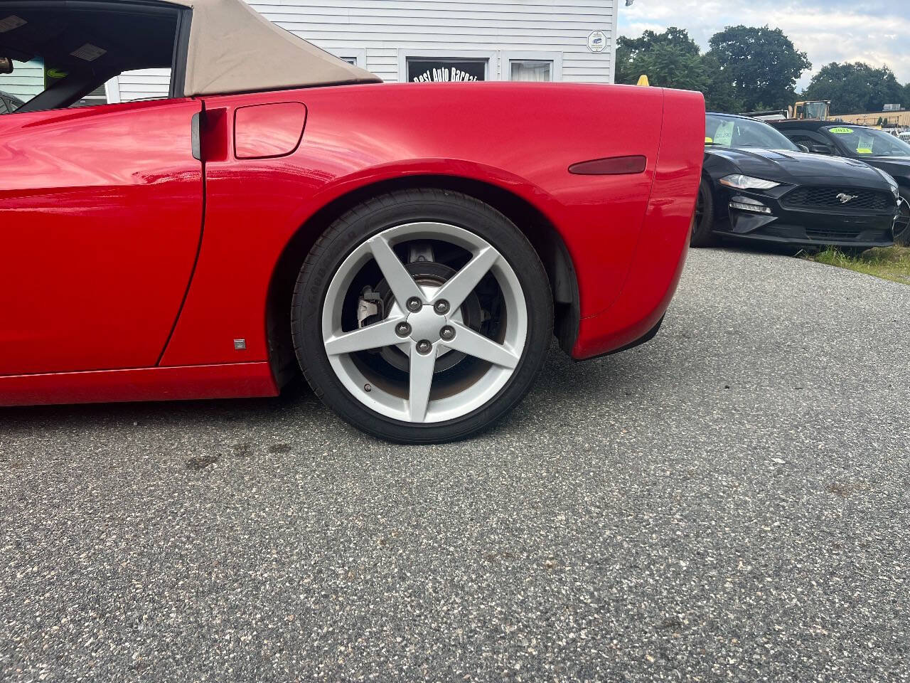 Used 2006 Chevrolet Corvette Convertible w/ Preferred Equipment Group RWD image 21