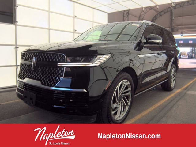 Used 2025 Lincoln Navigator Reserve AWD/4WD image 1