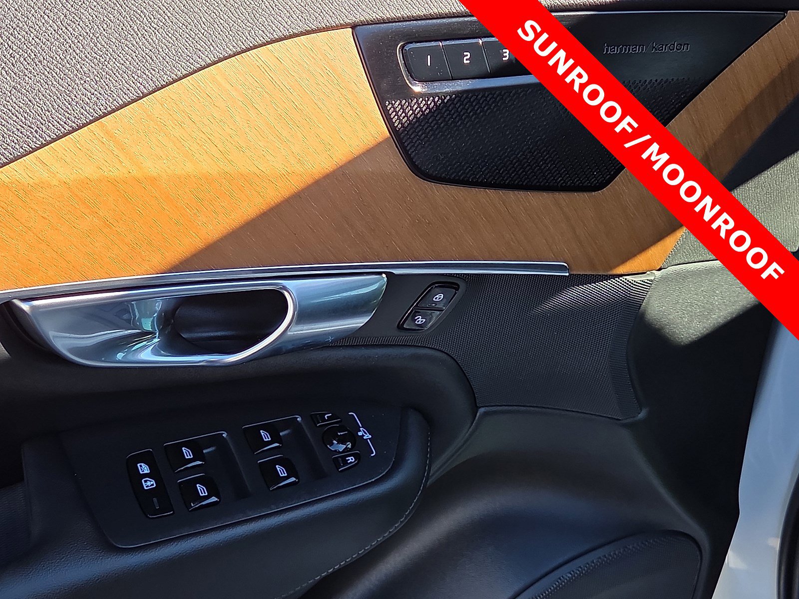 Used 2025 Volvo XC90 B6 Plus w/ Protection Package Premier image 15