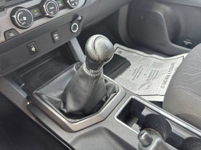 Used 2016 Toyota Tacoma TRD Sport w/ Towing Package AWD/4WD image 17