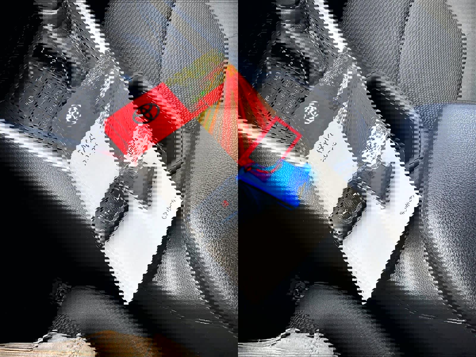 Used 2025 Toyota RAV4 LE image 31