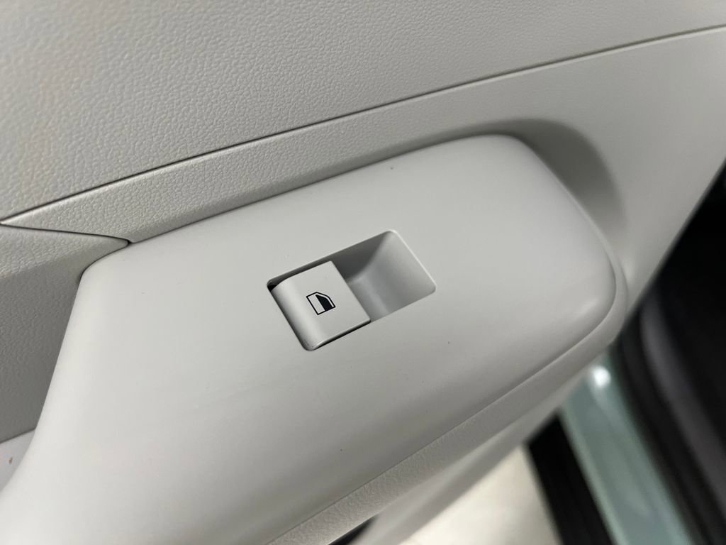 Used 2025 Hyundai Kona SEL FWD image 16