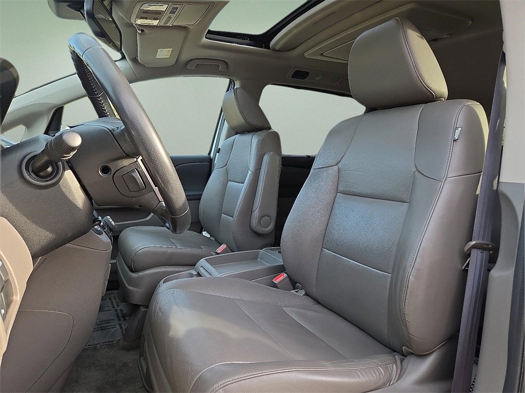 Used 2016 Honda Odyssey Touring Elite image 14