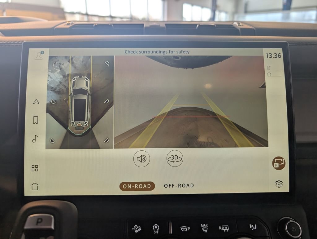 New 2026 Land Rover Defender 130 X-Dynamic SE image 20