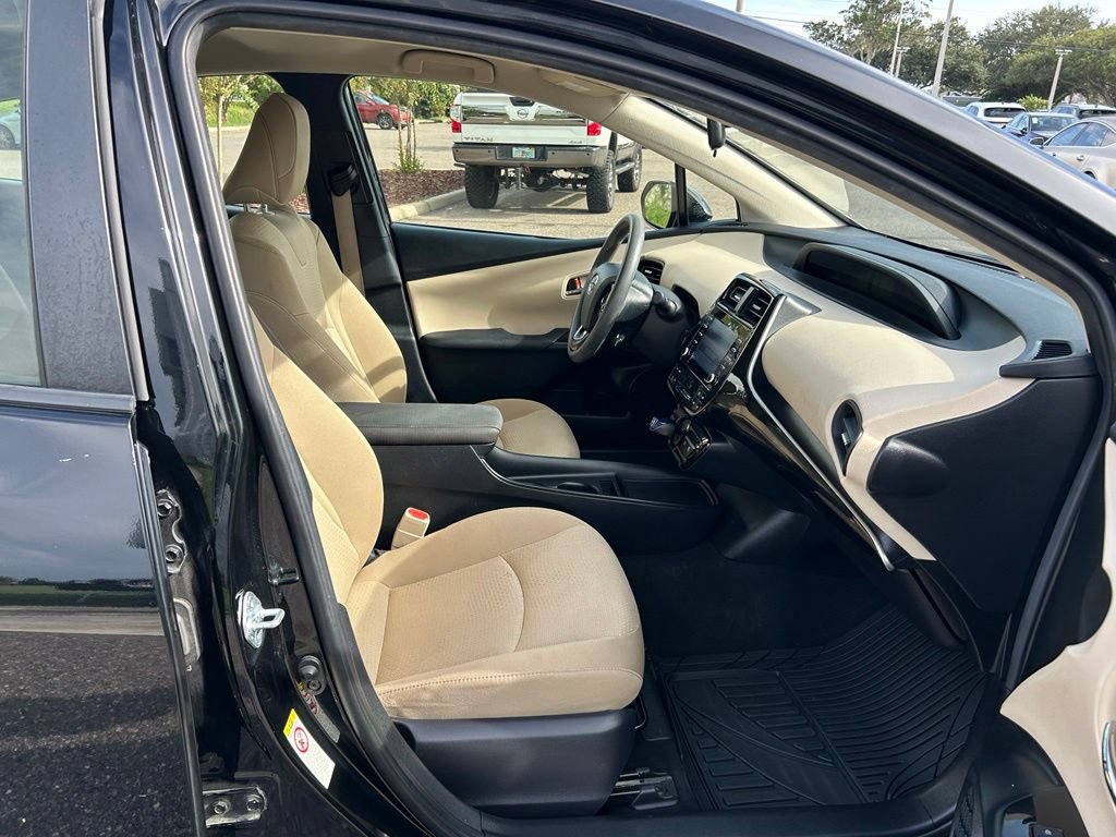Used 2021 Toyota Prius LE FWD image 37