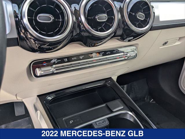Used 2022 Mercedes-Benz GLB 250 image 16