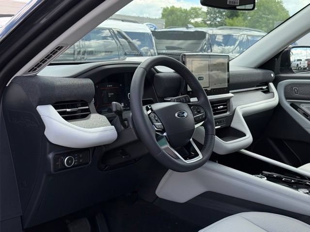 New 2026 Ford Explorer Platinum w/ LUX Leather Package AWD/4WD image 16