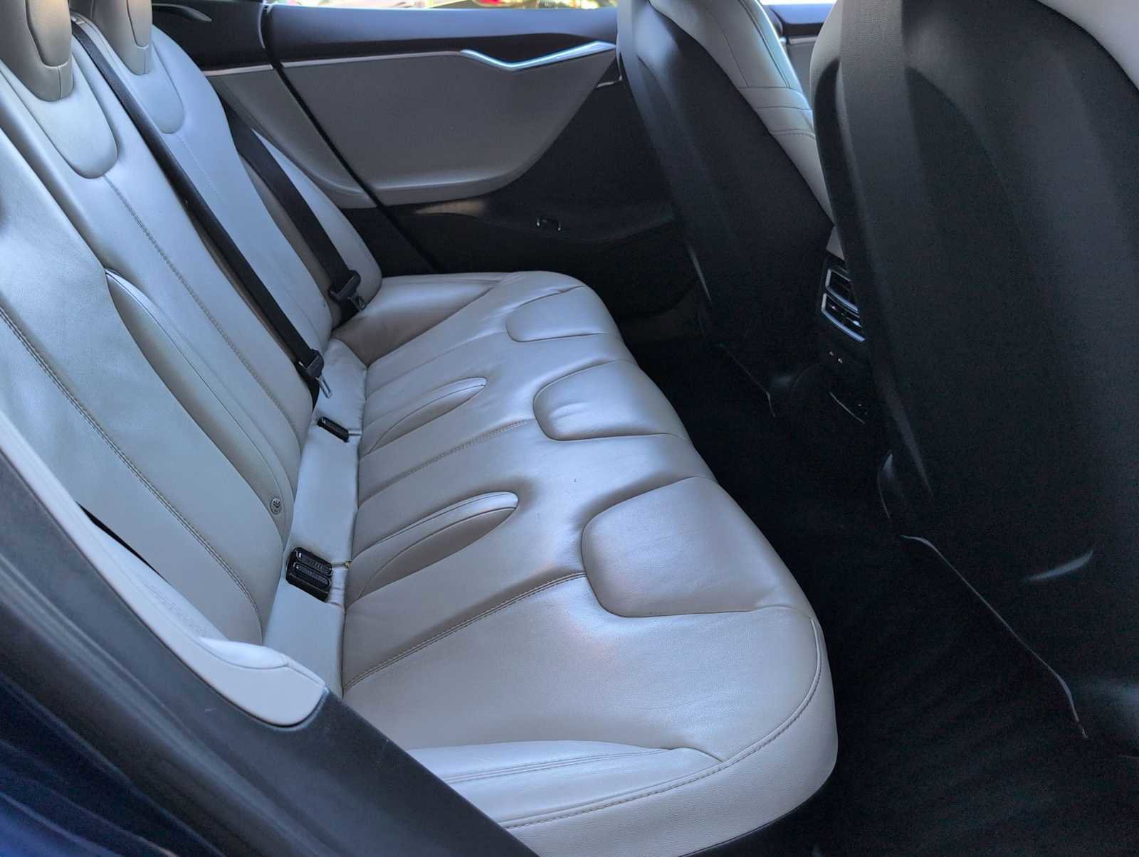 Used 2016 Tesla Model S image 19