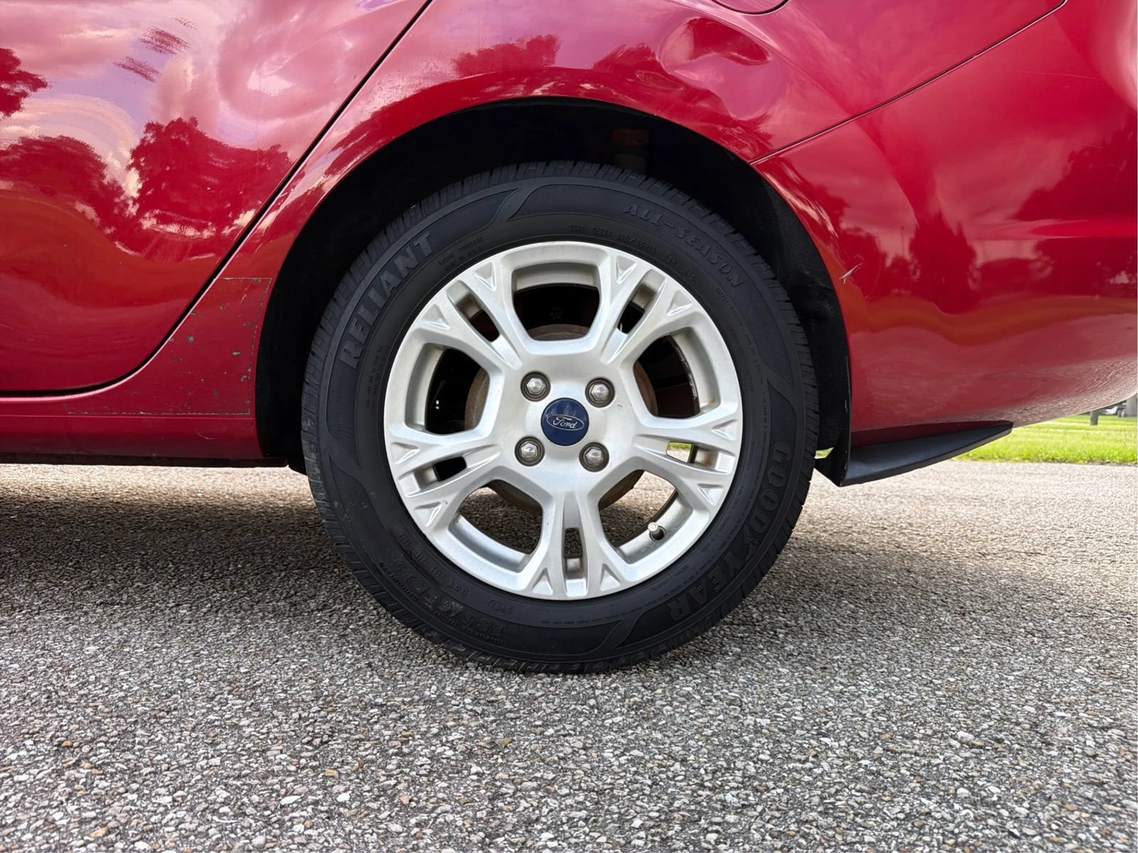 Used 2015 Ford Fiesta SE FWD image 18