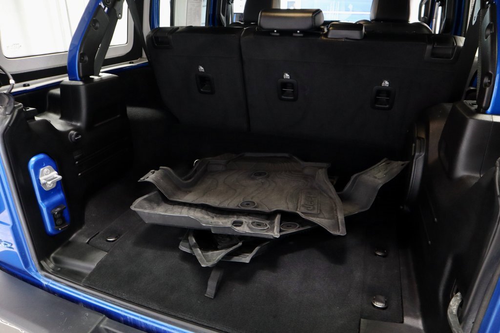 Used 2021 Jeep Wrangler Unlimited Sahara w/ Dual Top Group image 16