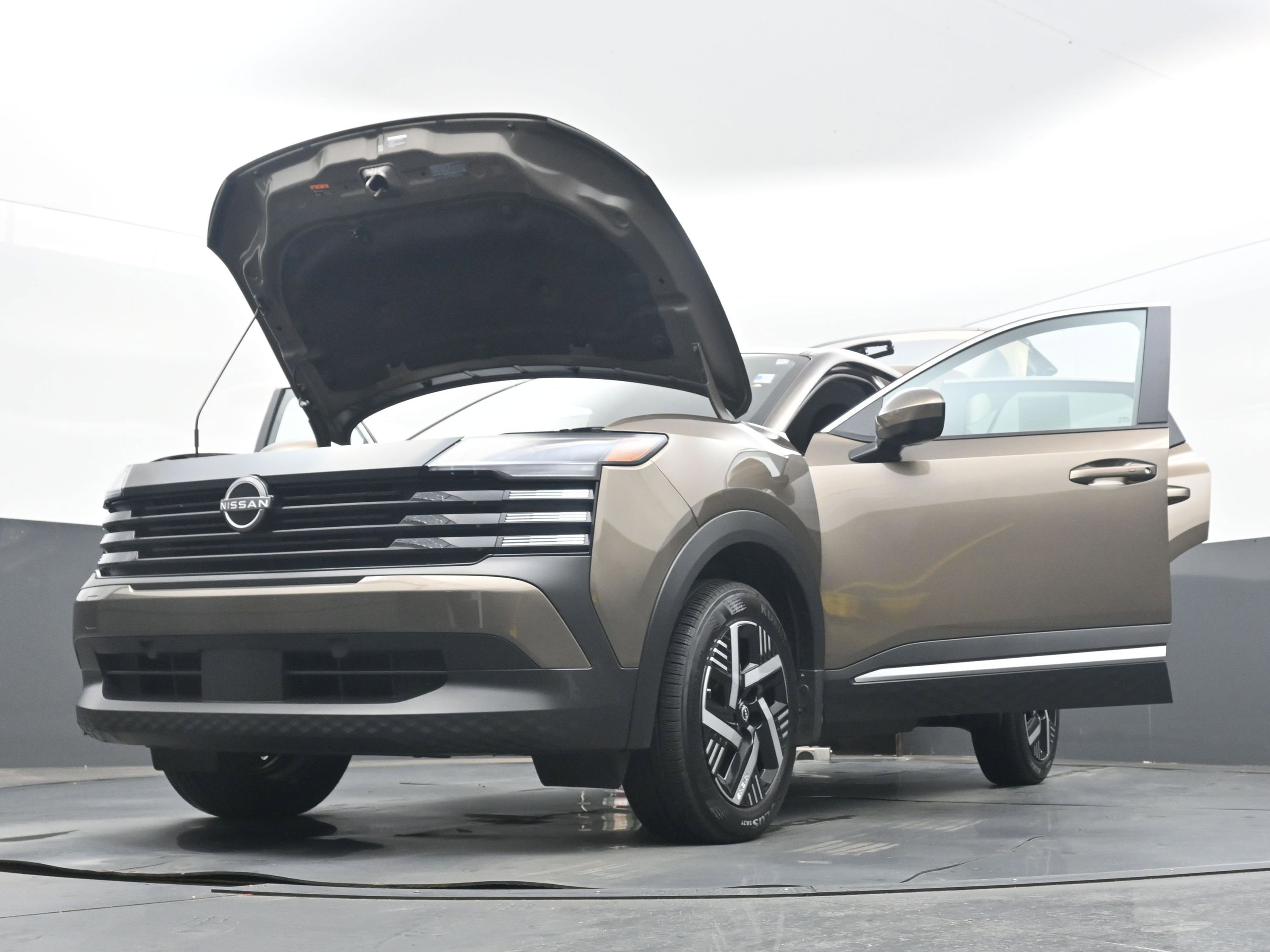 Certified 2025 Nissan Kicks SV image 36