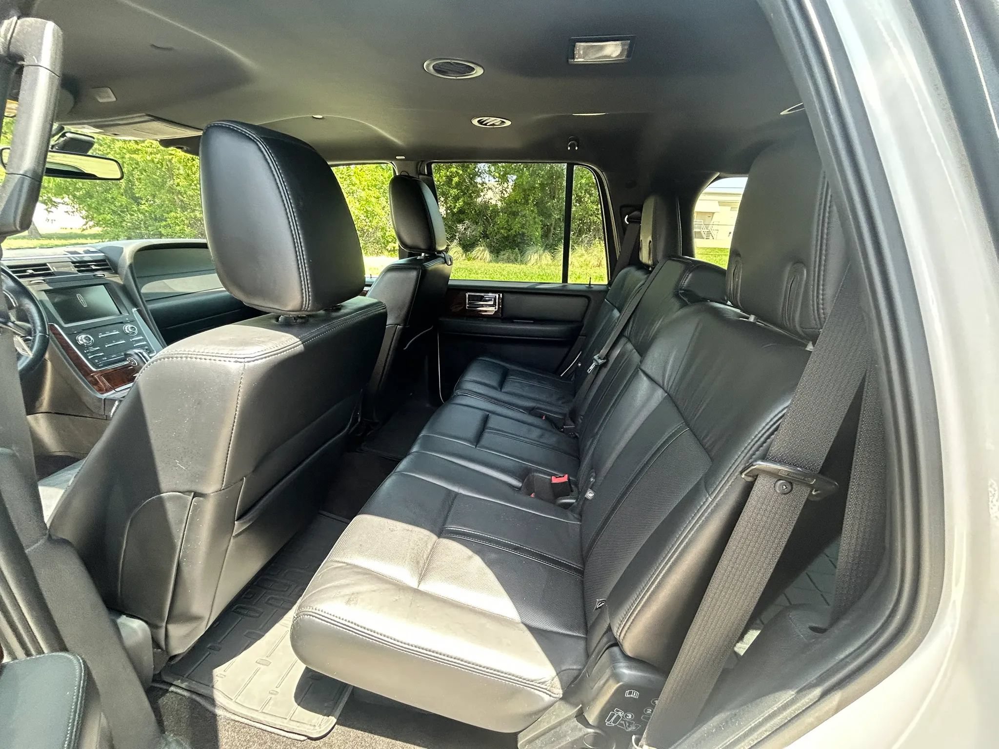 Used 2015 Lincoln Navigator 2WD image 13