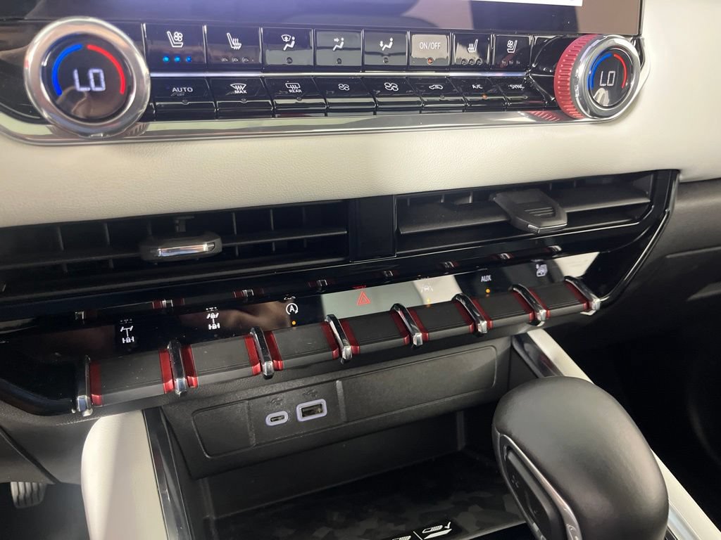 Certified 2024 GMC Canyon AT4X AWD/4WD image 29