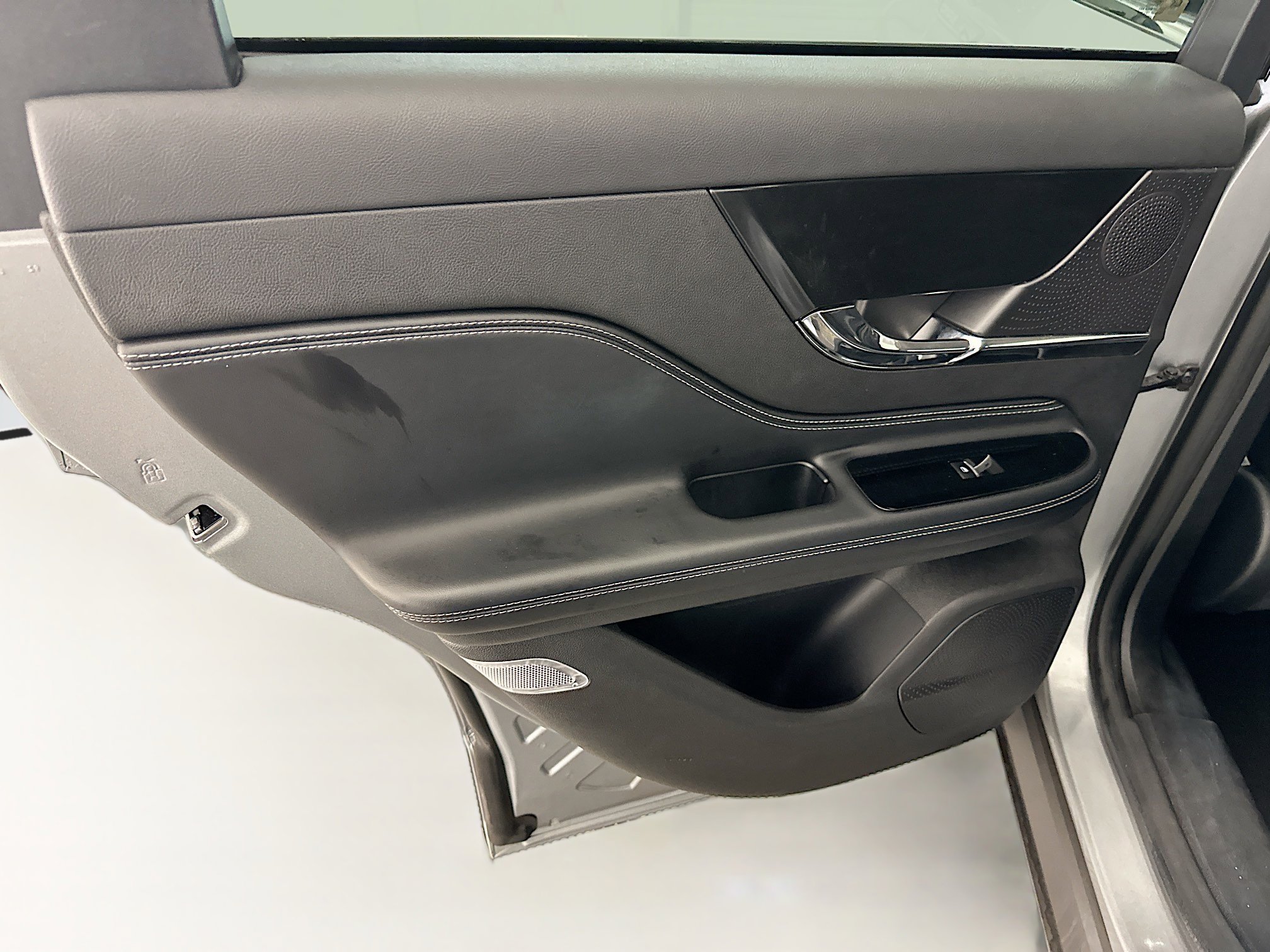 Used 2024 Lincoln Corsair Reserve w/ Equipment Group 201A image 27