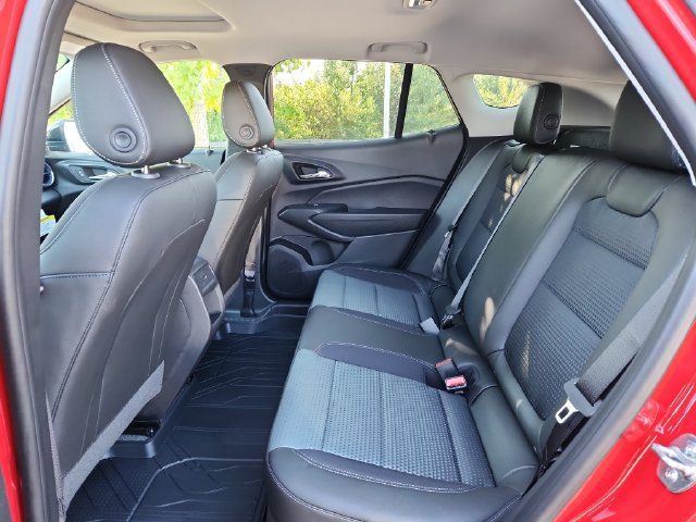 New 2026 Chevrolet Trax LT w/ Sunroof Package FWD image 15