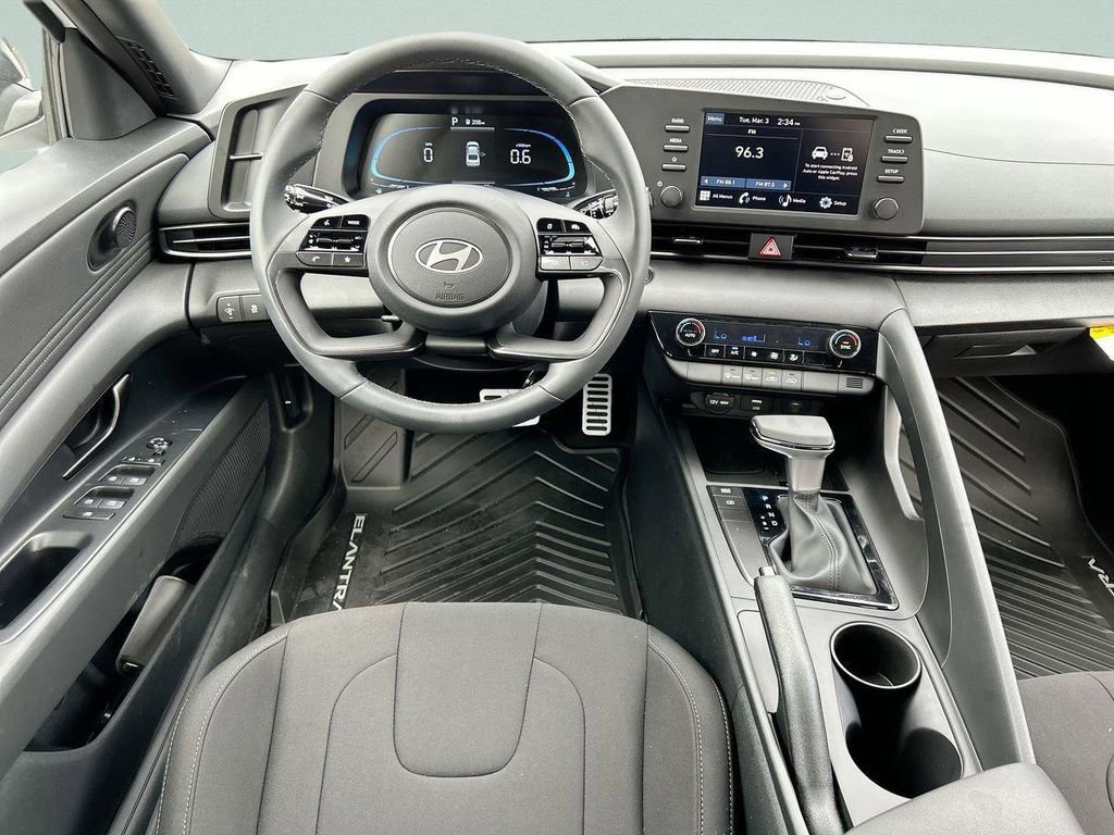 New 2026 Hyundai Elantra Sport FWD image 18