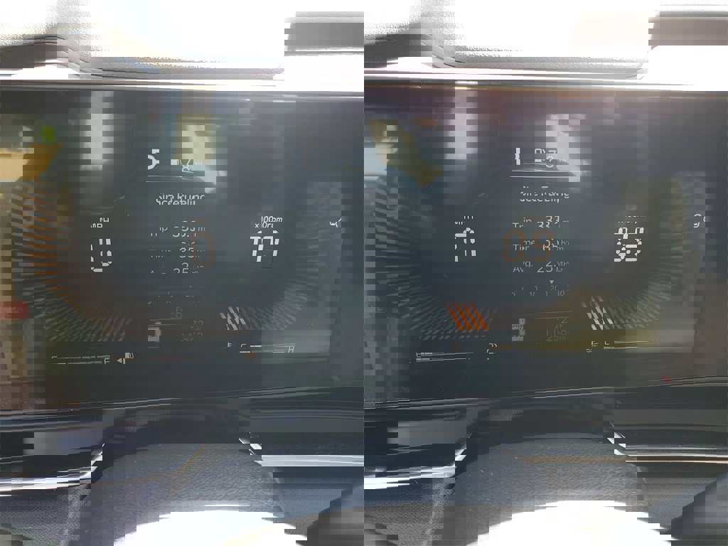 Used 2025 Kia Carnival EX image 13