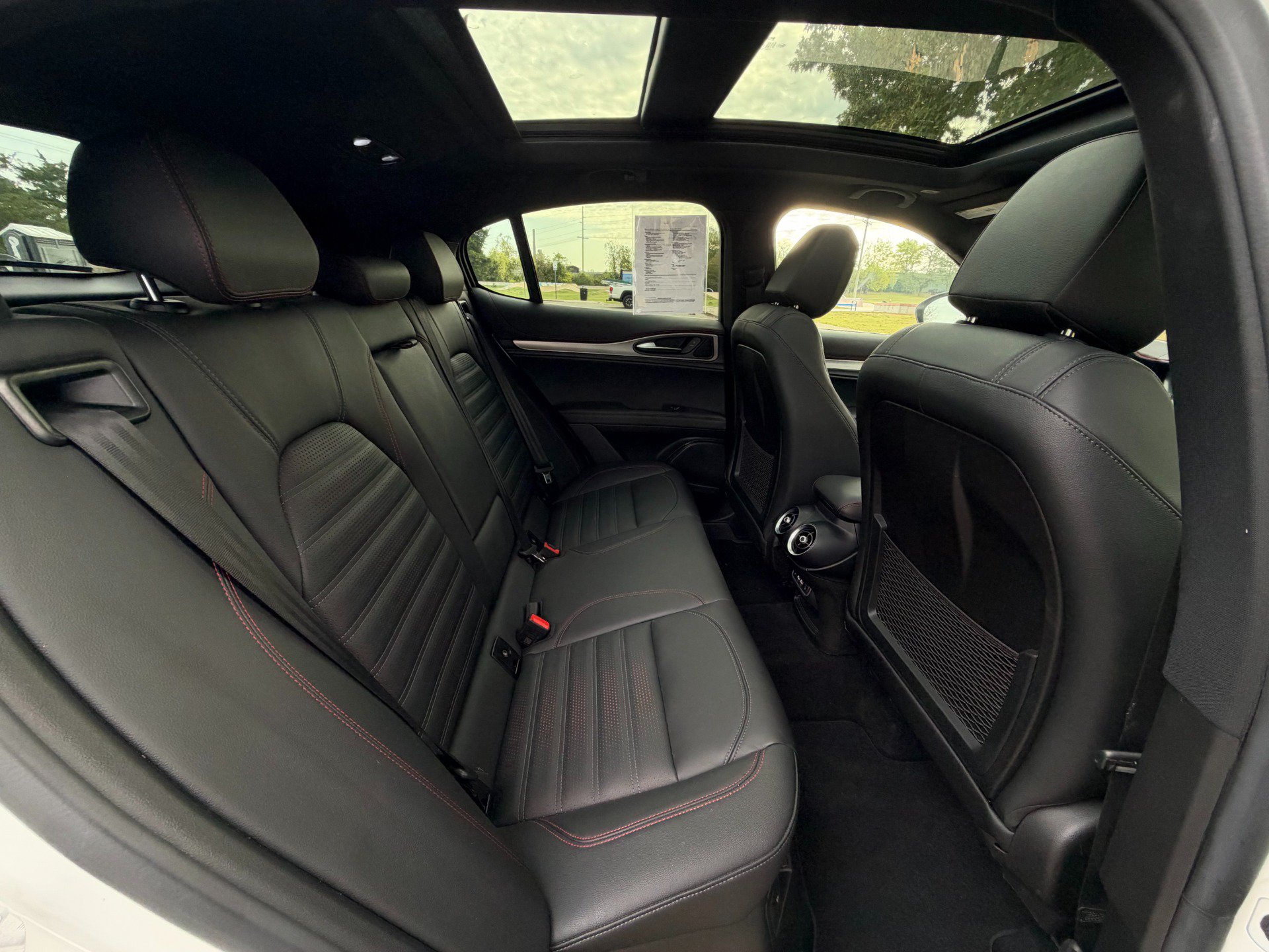 Used 2025 Alfa Romeo Stelvio Tributo Italiano w/ Driving Assist Package AWD/4WD image 35